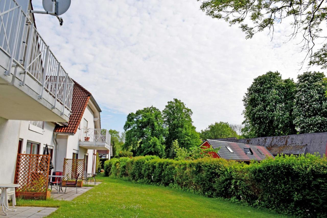 Ferienwohnung Mit Terrasse Gustow  Zewnętrze zdjęcie
